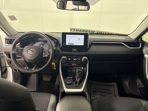 Used 2024 Toyota RAV4 LE AWD/4WD image 23