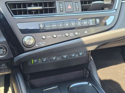Used 2025 Lexus ES 350 w/ Accessory Package (Z1) FWD image 24