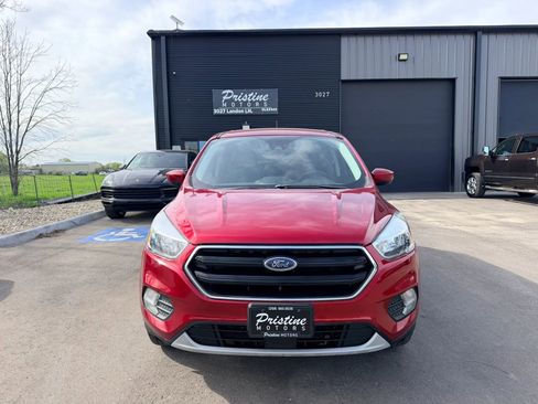 Used 2019 Ford Escape SE image 2