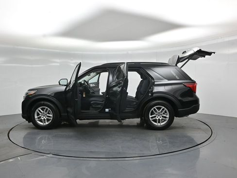 New 2026 Ford Explorer Active RWD image 35