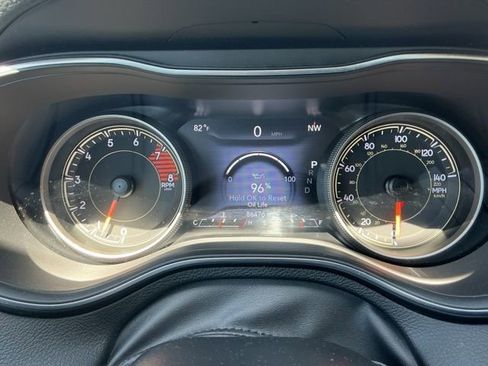 Used 2021 Jeep Cherokee Latitude Lux w/ Comfort/Convenience Group AWD/4WD image 19