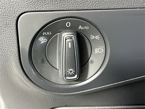 Used 2022 Volkswagen Tiguan SEL R-Line image 25