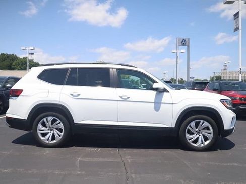 Used 2023 Volkswagen Atlas SE w/ Black Wheel Package AWD/4WD image 4