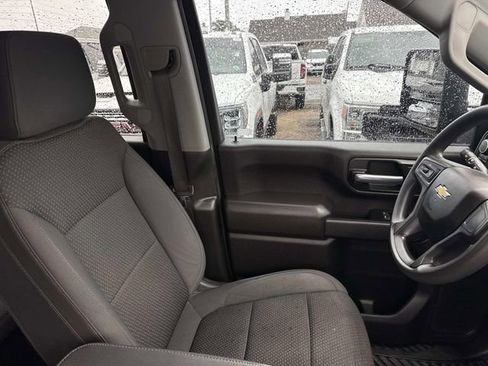 Used 2022 Chevrolet Silverado 2500 Custom w/ Custom Value Package AWD/4WD image 13