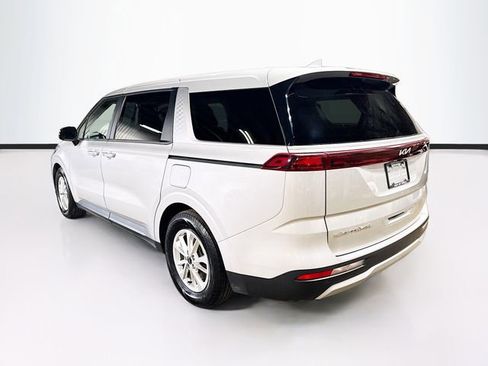Used 2022 Kia Carnival LX FWD image 5