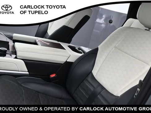 Used 2023 Toyota Sequoia Capstone RWD image 22