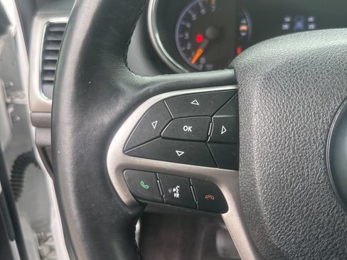 Used 2018 Jeep Grand Cherokee Altitude RWD image 20