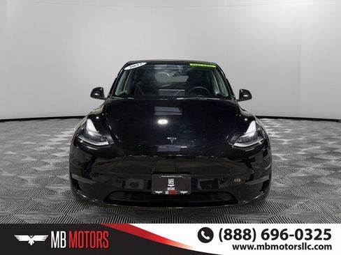 Used 2022 Tesla Model Y Performance image 11