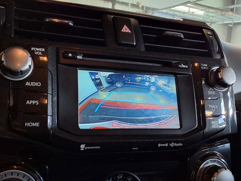 Used 2018 Toyota 4Runner TRD Off-Road Premium AWD/4WD image 22