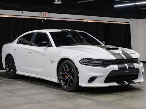 Used 2020 Dodge Charger R/T w/ Blacktop Package RWD image 8