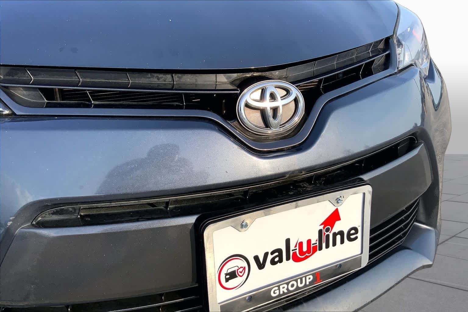 Used 2015 Toyota Corolla LE FWD image 29