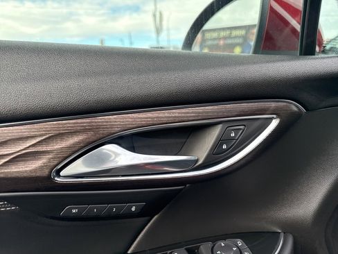 Used 2023 Buick Envision Avenir image 13