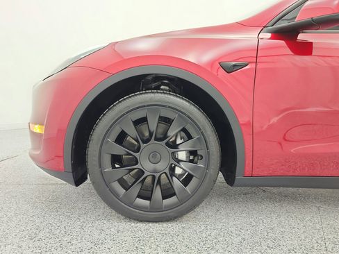 Used 2024 Tesla Model Y Long Range AWD/4WD image 16