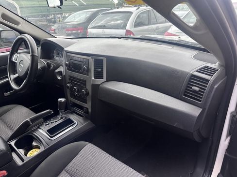 Used 2009 Jeep Grand Cherokee Laredo image 11