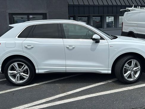 Used 2020 Audi Q3 2.0T Premium Plus w/ Premium Plus Package AWD/4WD image 2
