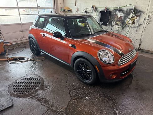 Used 2013 MINI Cooper Hardtop image 1