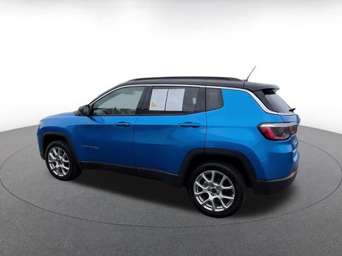 Used 2025 Jeep Compass Limited image 10
