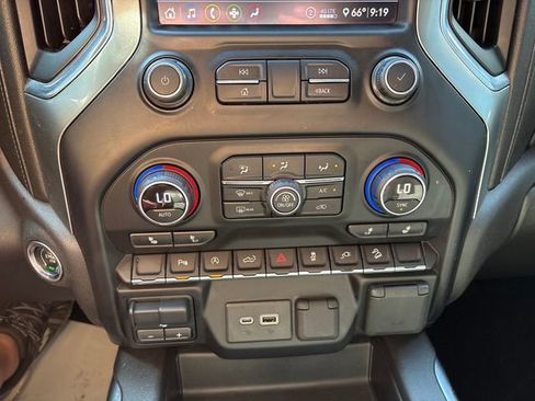 Used 2020 Chevrolet Silverado 1500 RST AWD/4WD image 16