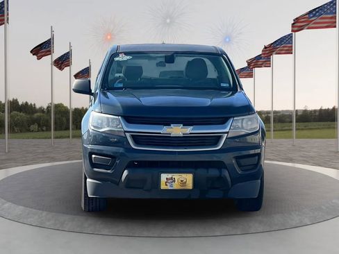 Used 2018 Chevrolet Colorado W/T w/ WT Convenience Package image 2
