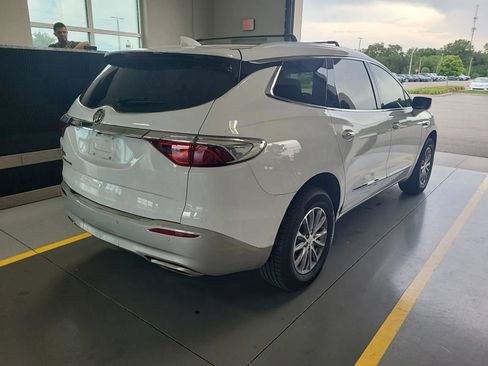 Used 2022 Buick Enclave Essence FWD image 3