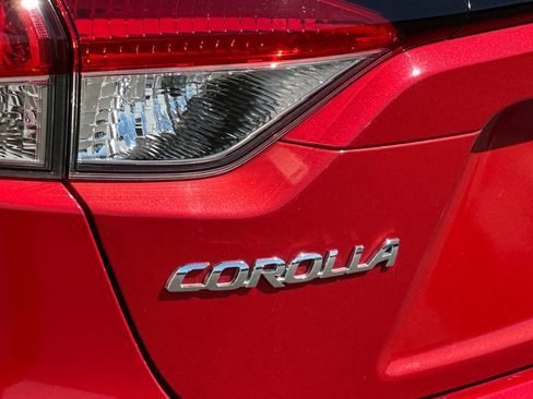Used 2020 Toyota Corolla LE FWD image 31