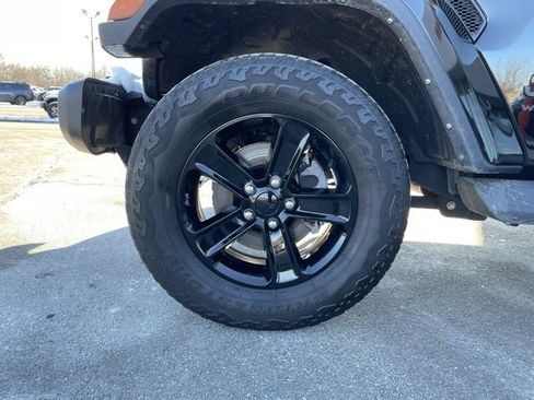 Used 2022 Jeep Wrangler Unlimited Sahara image 26