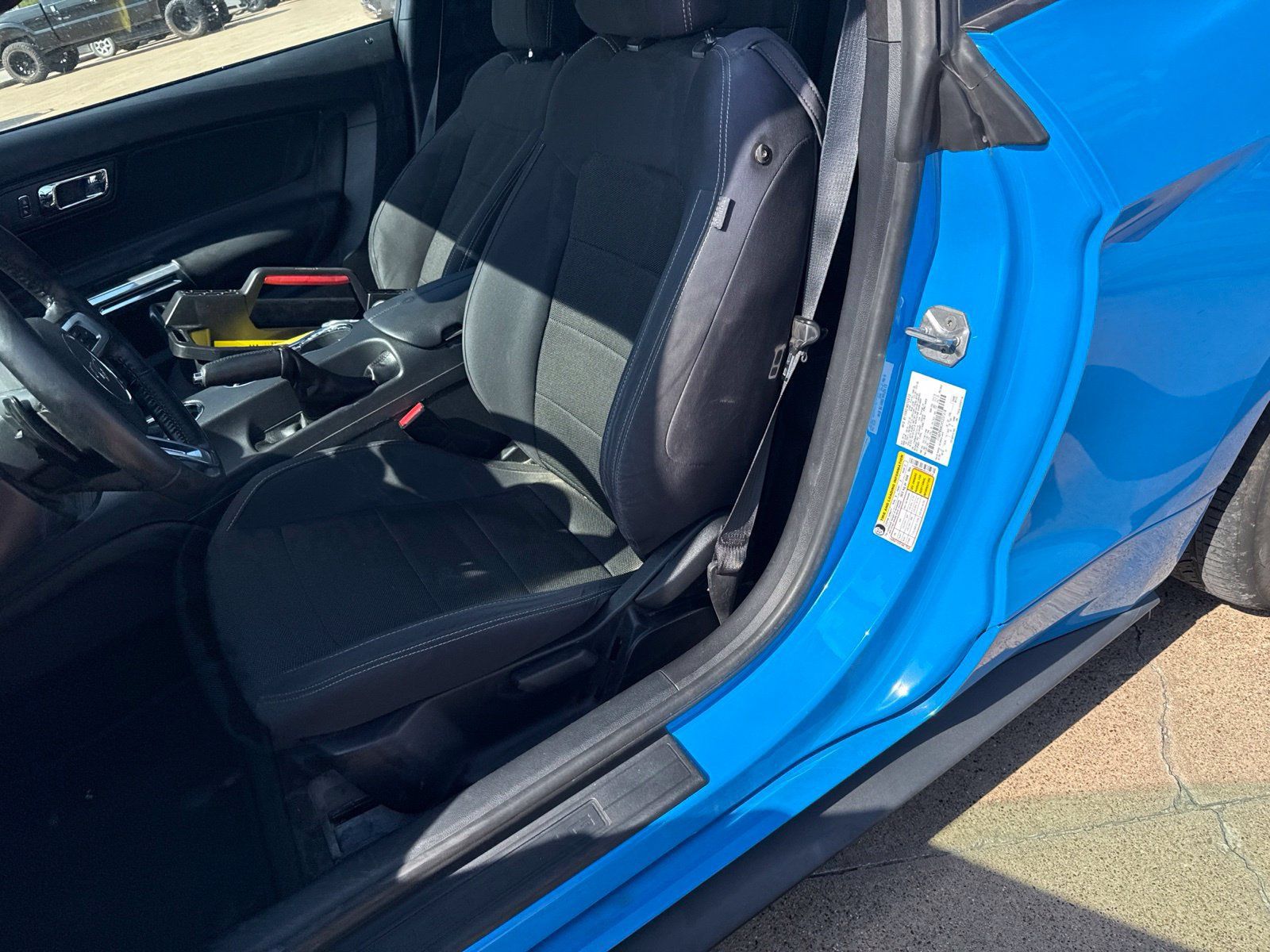 Used 2017 Ford Mustang Coupe RWD image 10