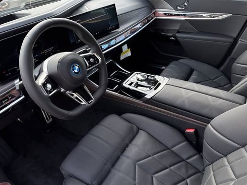 New 2026 BMW i7 xDrive60 w/ Executive Package image 9
