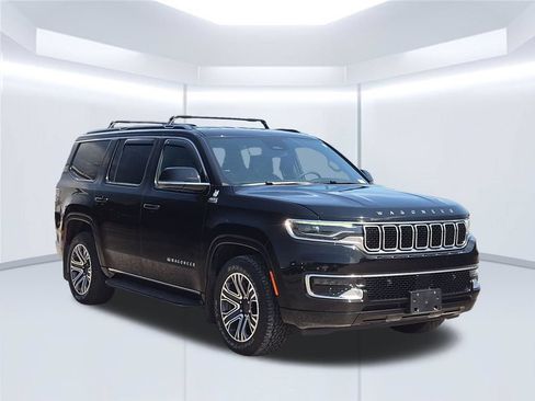 Used 2024 Jeep Wagoneer 4WD w/ Rear Seat Video Group 1 image 8