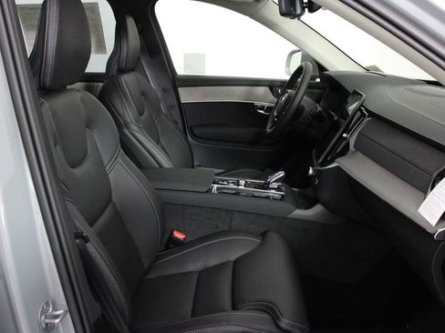 New 2025 Volvo XC90 B6 Ultra image 10