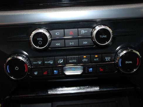 Used 2025 Ford F150 Lariat w/ Equipment Group 501A Mid AWD/4WD image 45