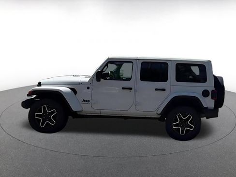 Used 2025 Jeep Wrangler Unlimited Sahara AWD/4WD image 10