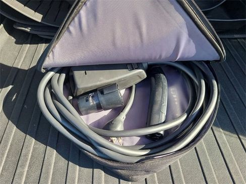 Used 2022 Tesla Model Y Performance image 12