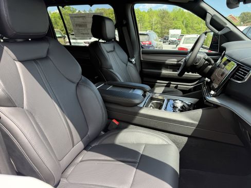 New 2026 Jeep Grand Wagoneer Limited AWD/4WD image 12