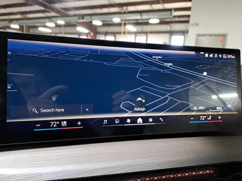 New 2026 BMW 430i xDrive Convertible w/ M Sport Package AWD/4WD image 24
