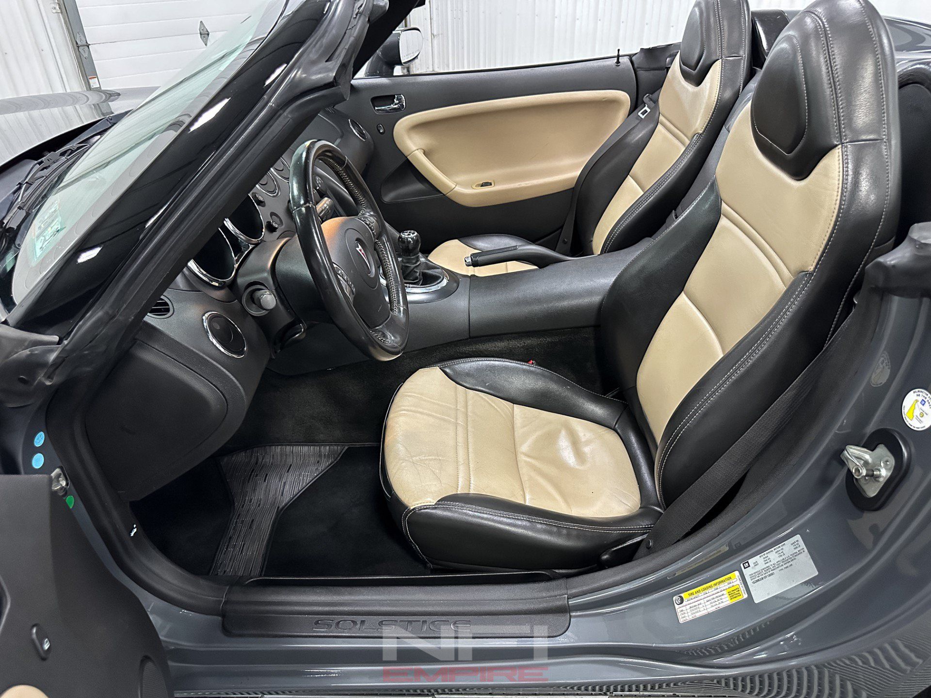 Used 2008 Pontiac Solstice Convertible w/ Premium Package RWD image 38