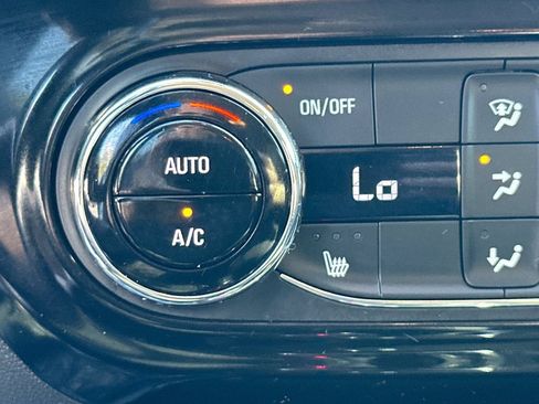 Used 2025 Chevrolet Trax ACTIV w/ Driver Confidence Package FWD image 19