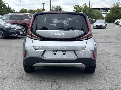 Used 2025 Kia Soul LX w/ LX Technology Package FWD image 3