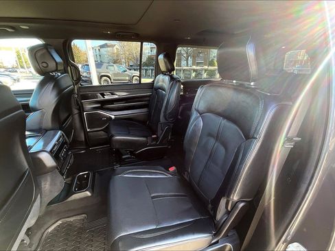 Used 2024 Jeep Wagoneer L Series II w/ Premium Group I image 25