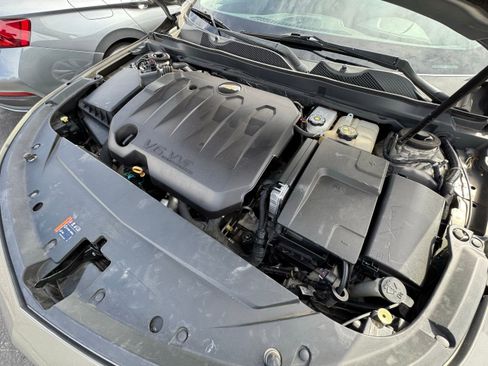 Used 2019 Chevrolet Impala LT FWD image 24