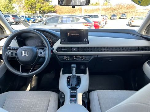 Used 2023 Honda HR-V LX image 12
