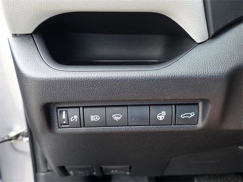 Certified 2020 Toyota RAV4 XLE Premium image 23