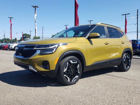 Certified 2024 Kia Seltos SX w/ SX Sunroof Package AWD/4WD image 9