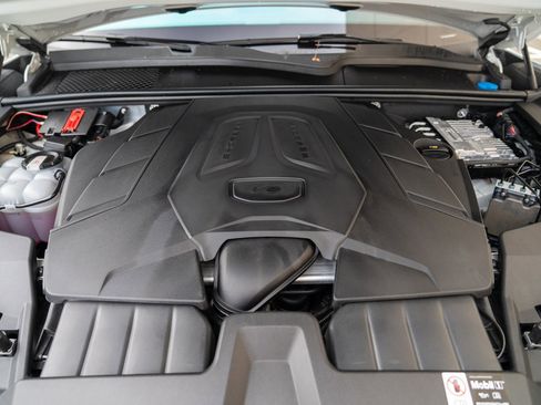 Used 2025 Porsche Cayenne image 28