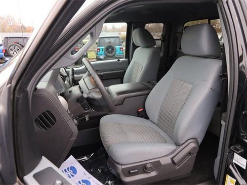 Used 2011 Ford F350 XLT w/ XLT Premium Pkg image 8