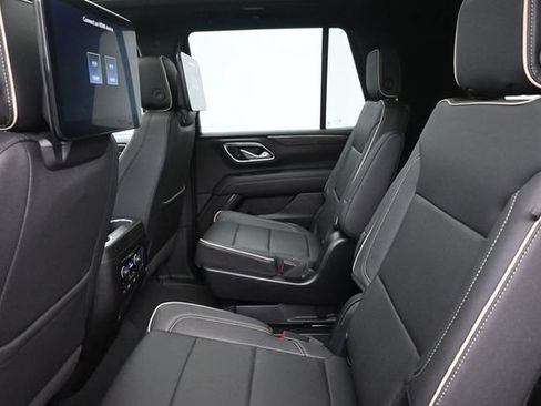 Used 2023 Chevrolet Tahoe Premier w/ Premium Package AWD/4WD image 18
