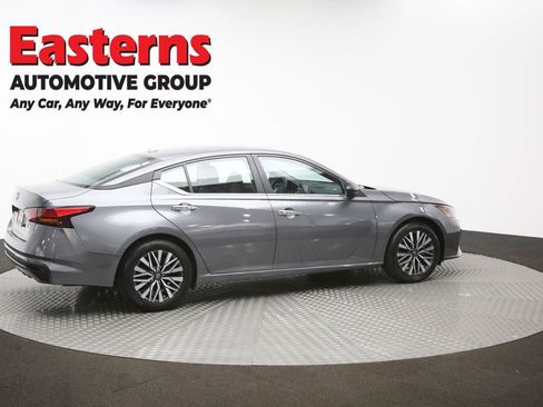 Used 2025 Nissan Altima 2.5 SV image 42