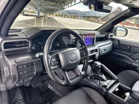 Used 2025 Toyota Tacoma SR5 image 10