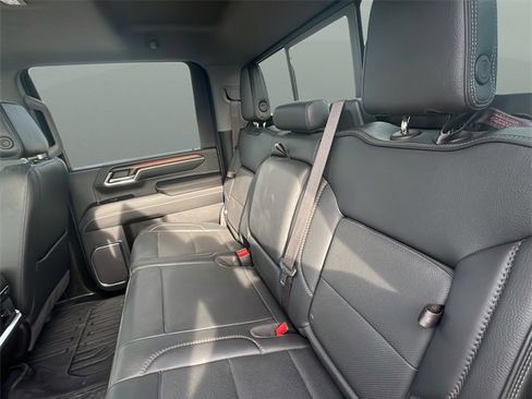Used 2024 GMC Sierra 3500 Denali w/ Denali Reserve Package image 31