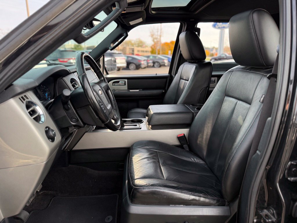 Used 2015 Ford Expedition XLT w/ Equipment Group 201A AWD/4WD image 11